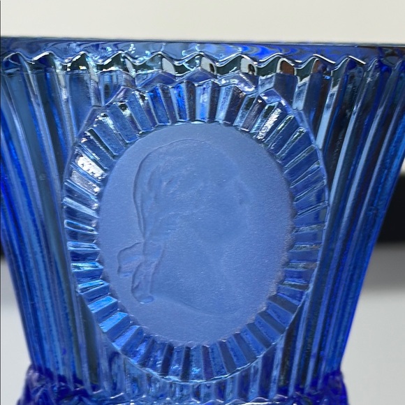 Vintage Avon Fostoria Cobalt Blue Glass Goblet with George Washington - Picture 11 of 11